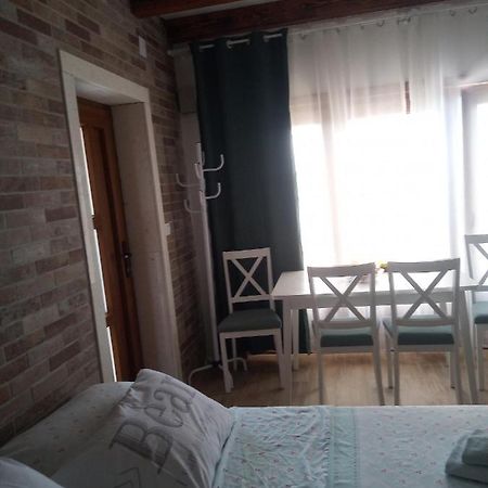 Studio Apartman Luka Starigrad Paklenica Exteriér fotografie